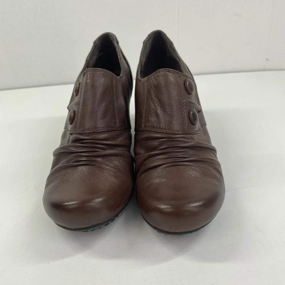 Bare Traps Womens Size 8 Tyley Brown Leather Booties Slip On Shoes Heel Button - Picture 3 of 12